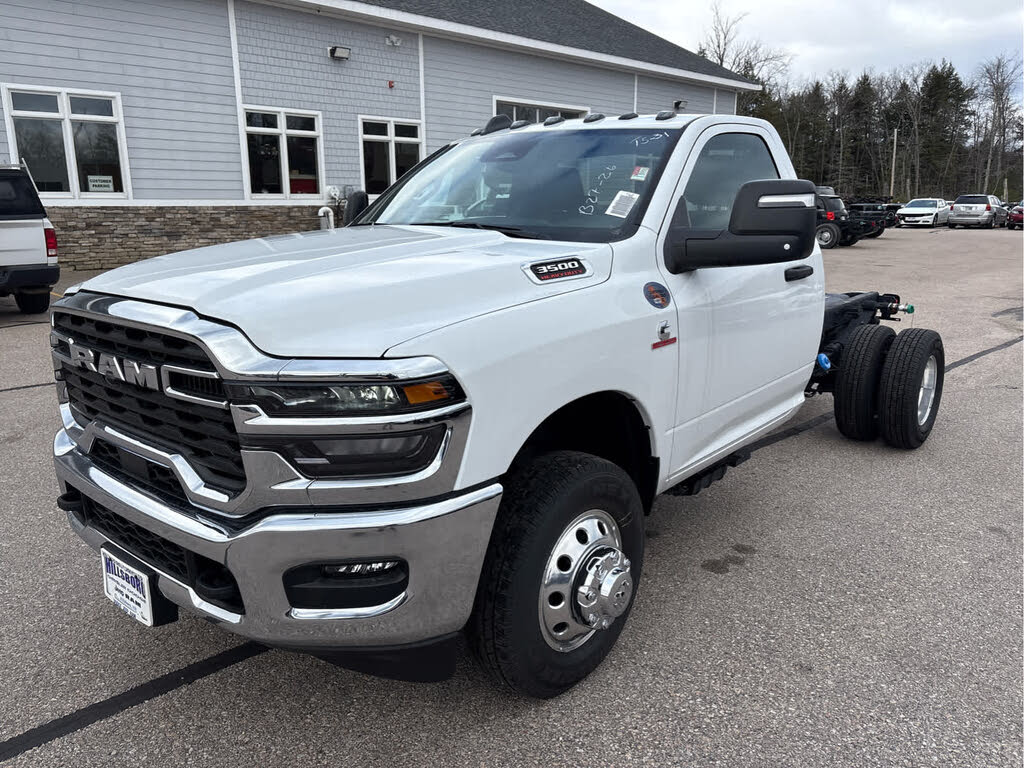2025 RAM 3500 Chassis Tradesman Regular Cab DRW 4WD