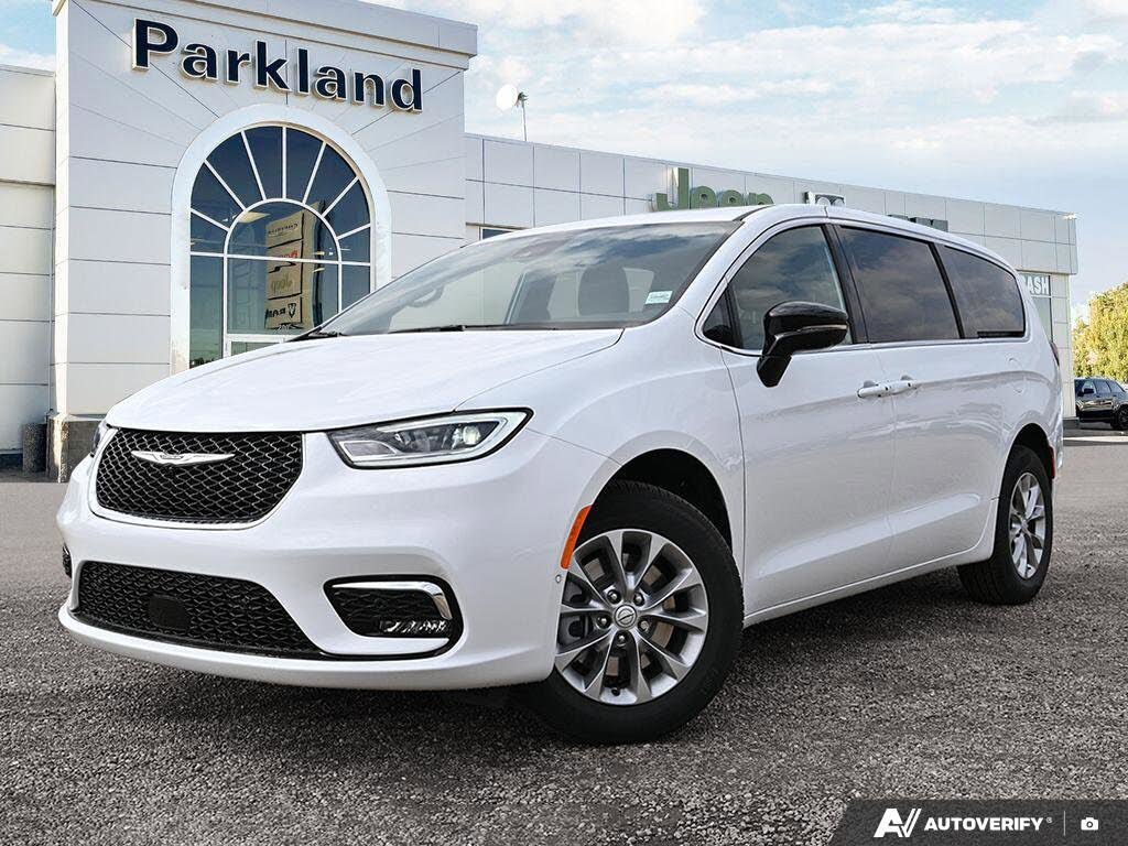 2026 Chrysler Pacifica Select AWD