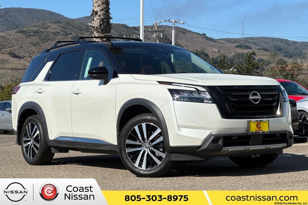 2023 Nissan Pathfinder Platinum FWD