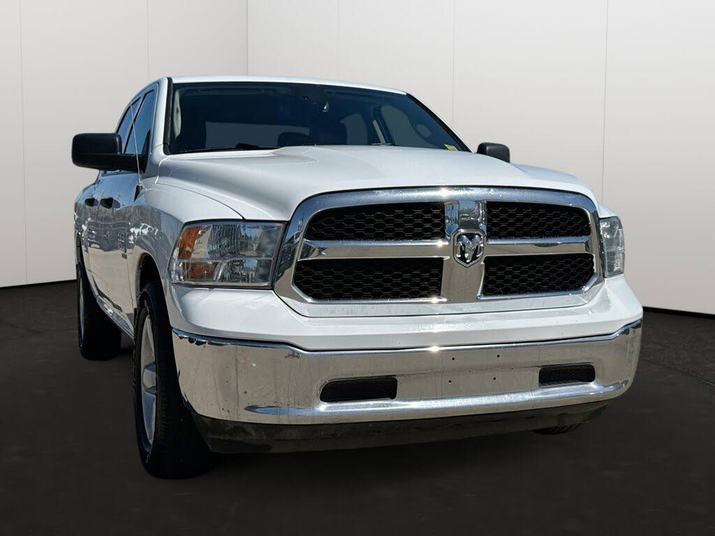 RAM 1500 Classic SLT Crew Cab 4WD 2023