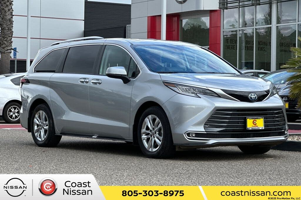2023 Toyota Sienna Limited 7-Passenger FWD