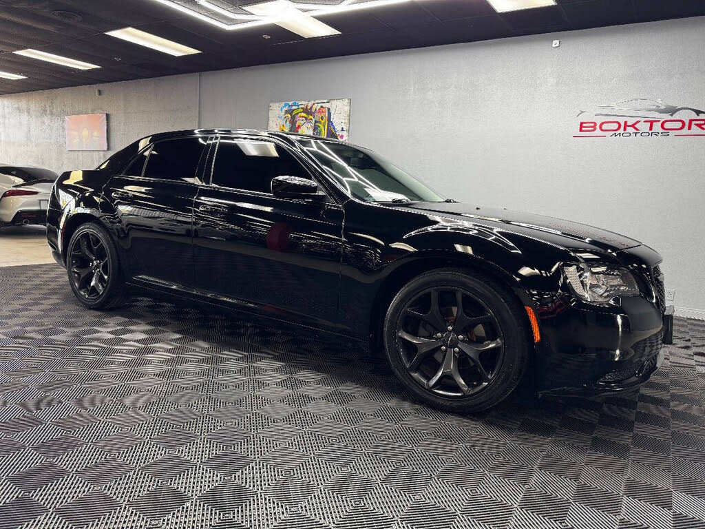 2020 Chrysler 300 Touring RWD