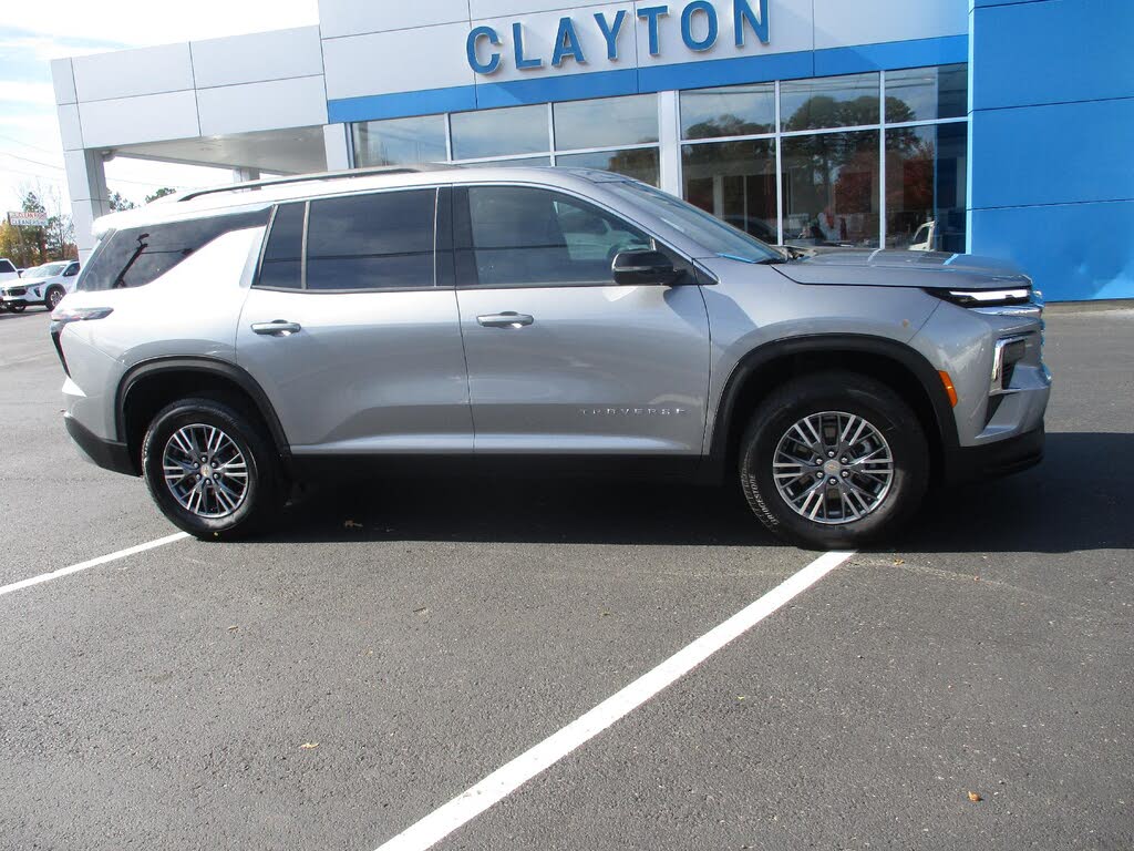 2025 Chevrolet Traverse LT FWD