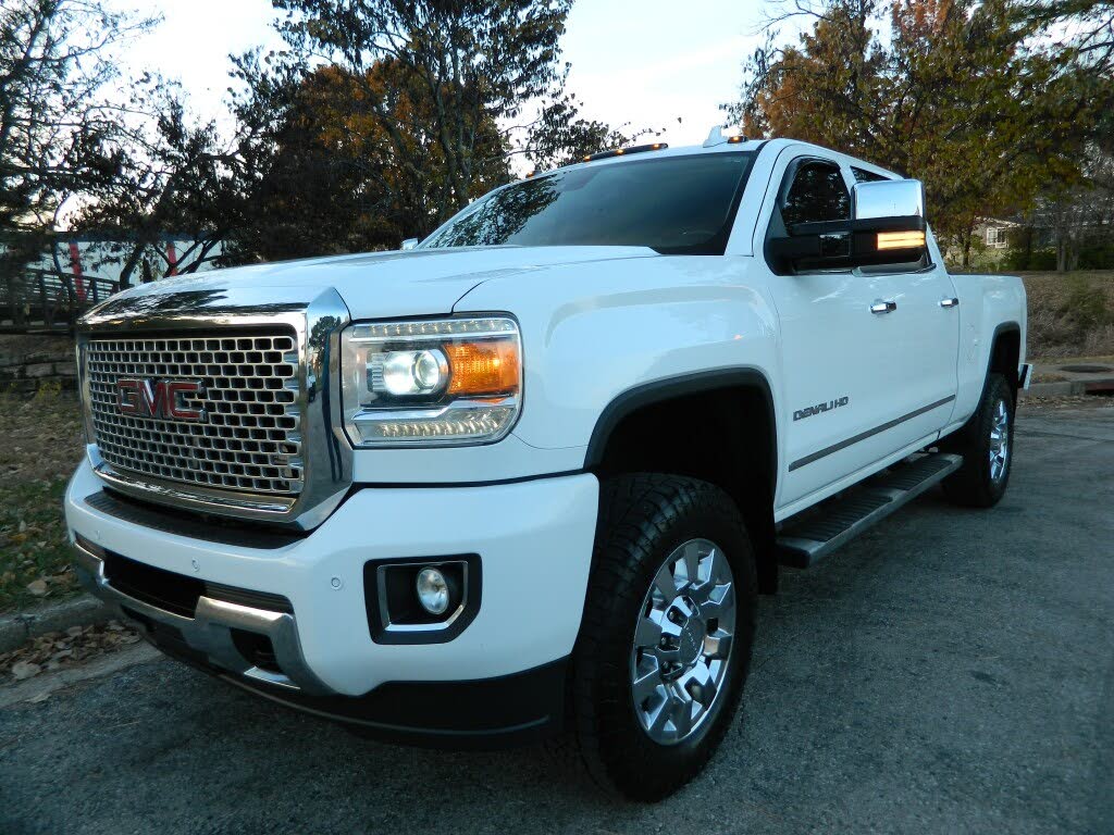 2015 GMC Sierra 2500HD Denali Crew Cab SB 4WD