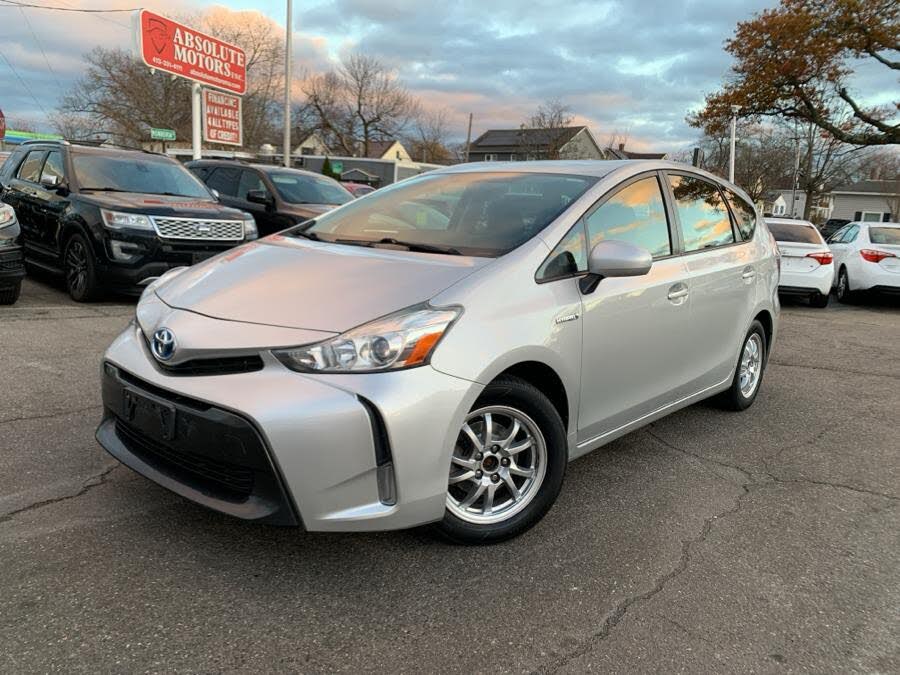 2016 Toyota Prius v Five FWD