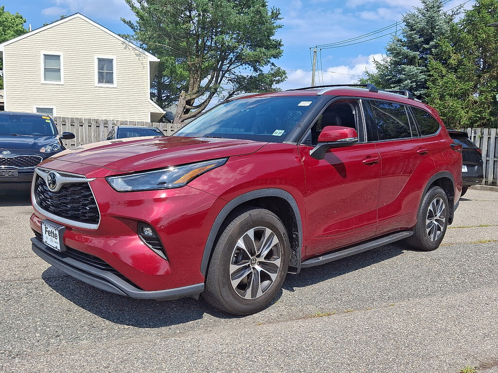 2022 Toyota Highlander XLE AWD
