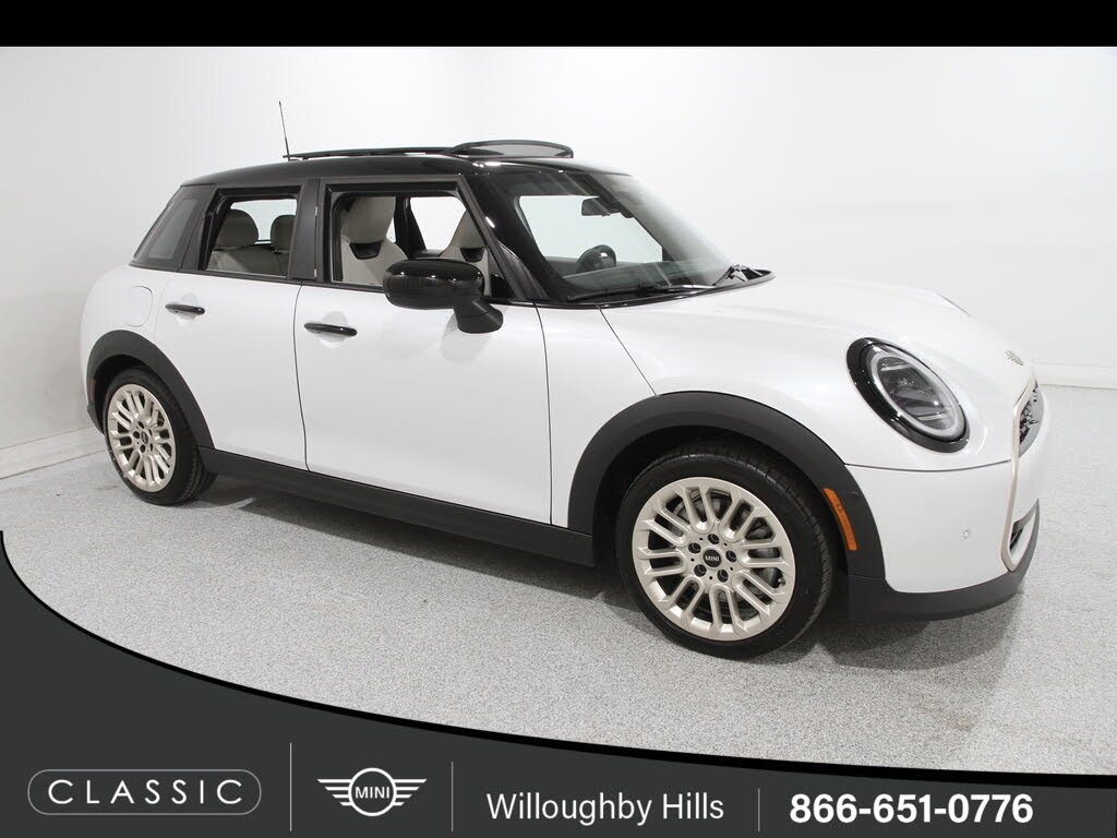 2025 MINI Cooper Signature Trim 4-Door Hatchback FWD