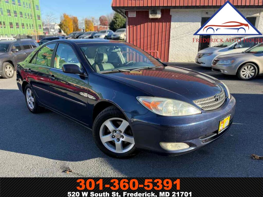 2004 Toyota Camry XLE V6 FWD