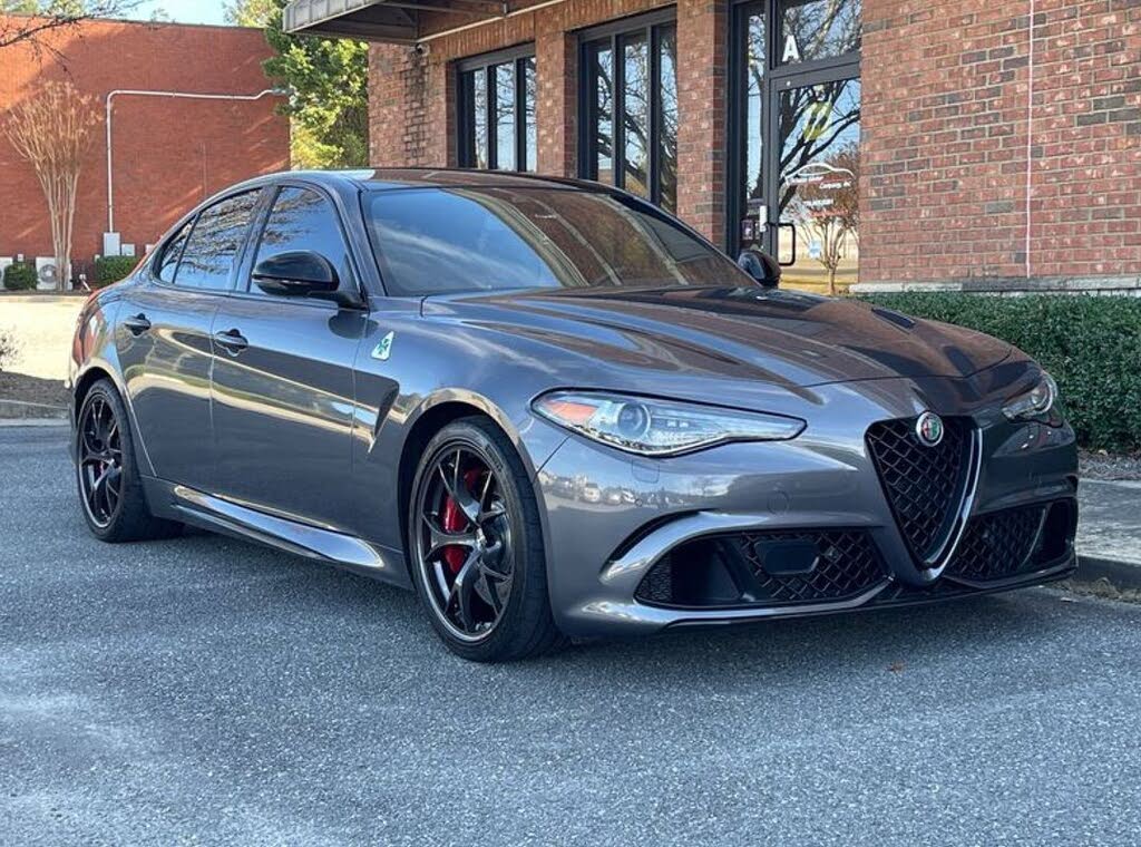 2022 Alfa Romeo Giulia Quadrifoglio RWD