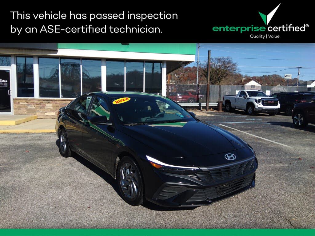 2024 Hyundai Elantra SEL FWD