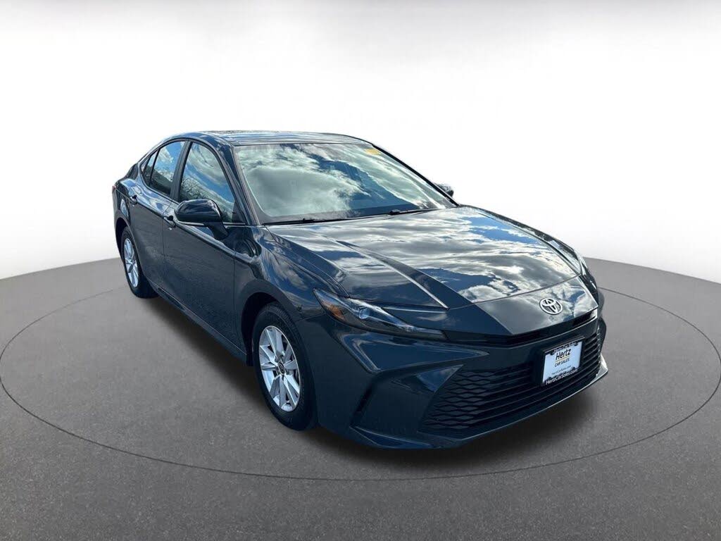 2025 Toyota Camry LE FWD