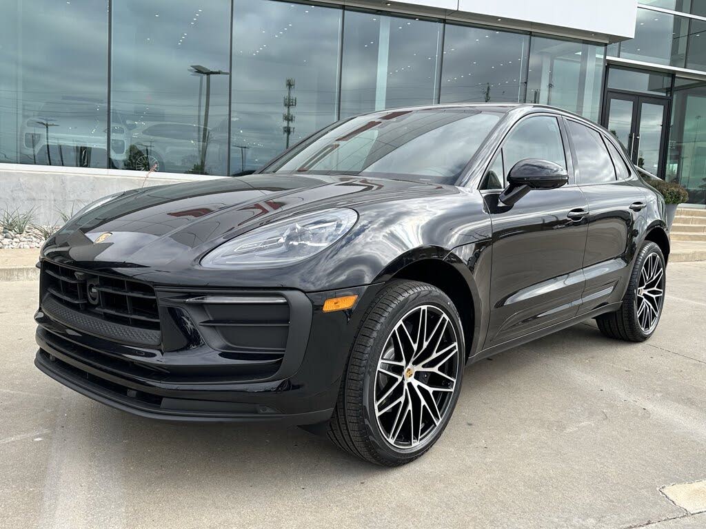 2026 Porsche Macan AWD