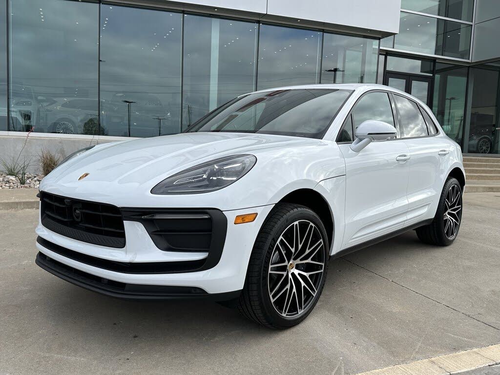 2026 Porsche Macan AWD