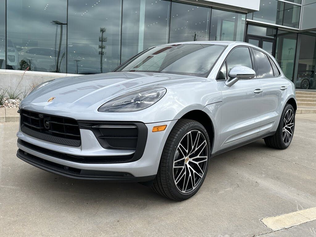 2026 Porsche Macan AWD