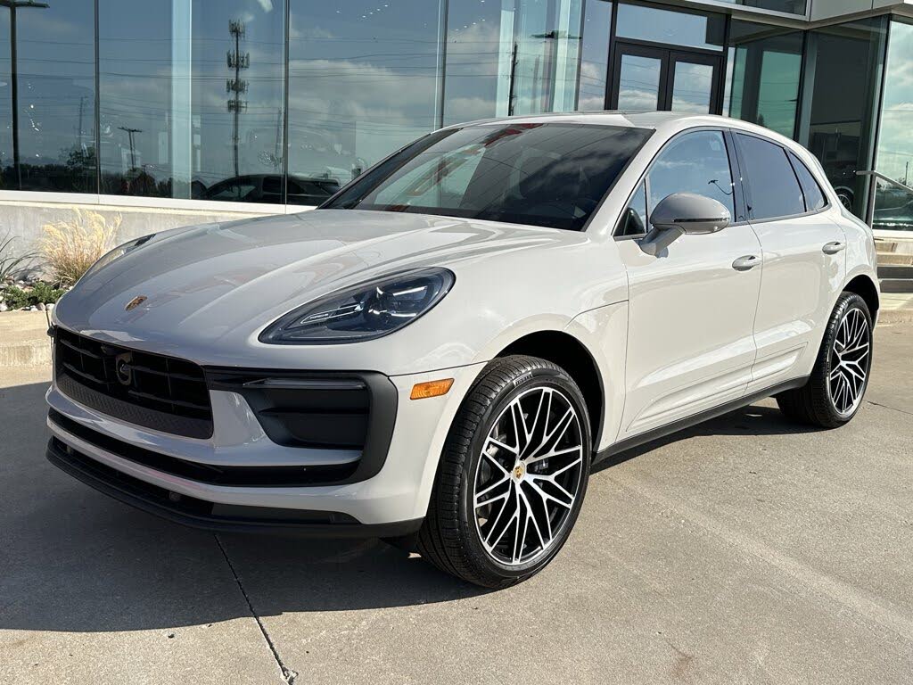 2026 Porsche Macan AWD