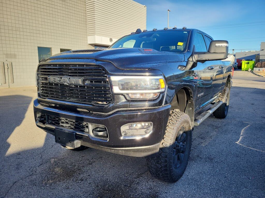 RAM 3500 Laramie Crew Cab 4WD 2024