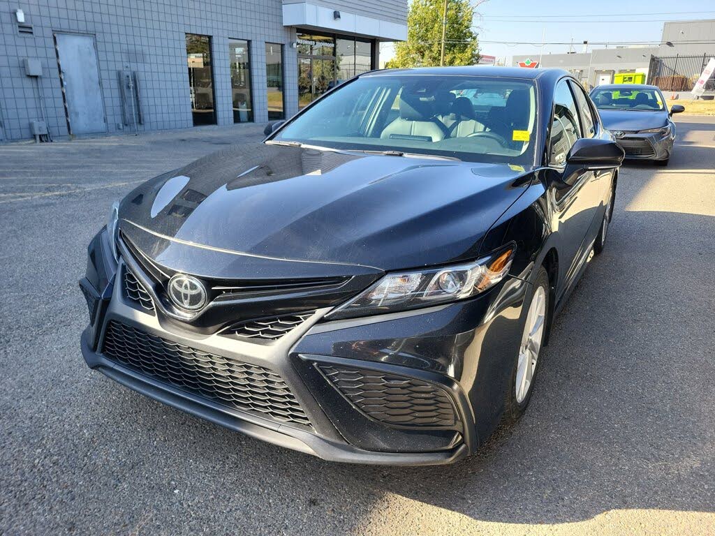 2024 Toyota Camry SE FWD