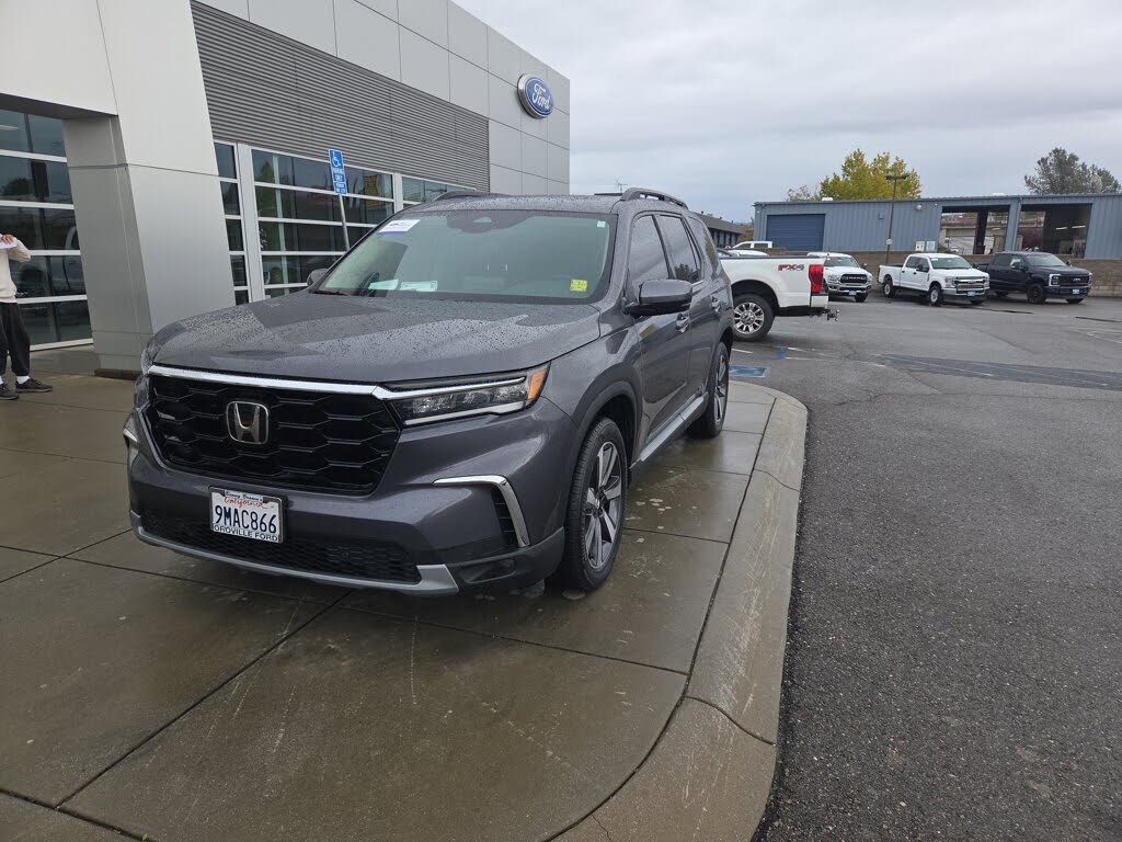 2025 Honda Pilot Touring AWD
