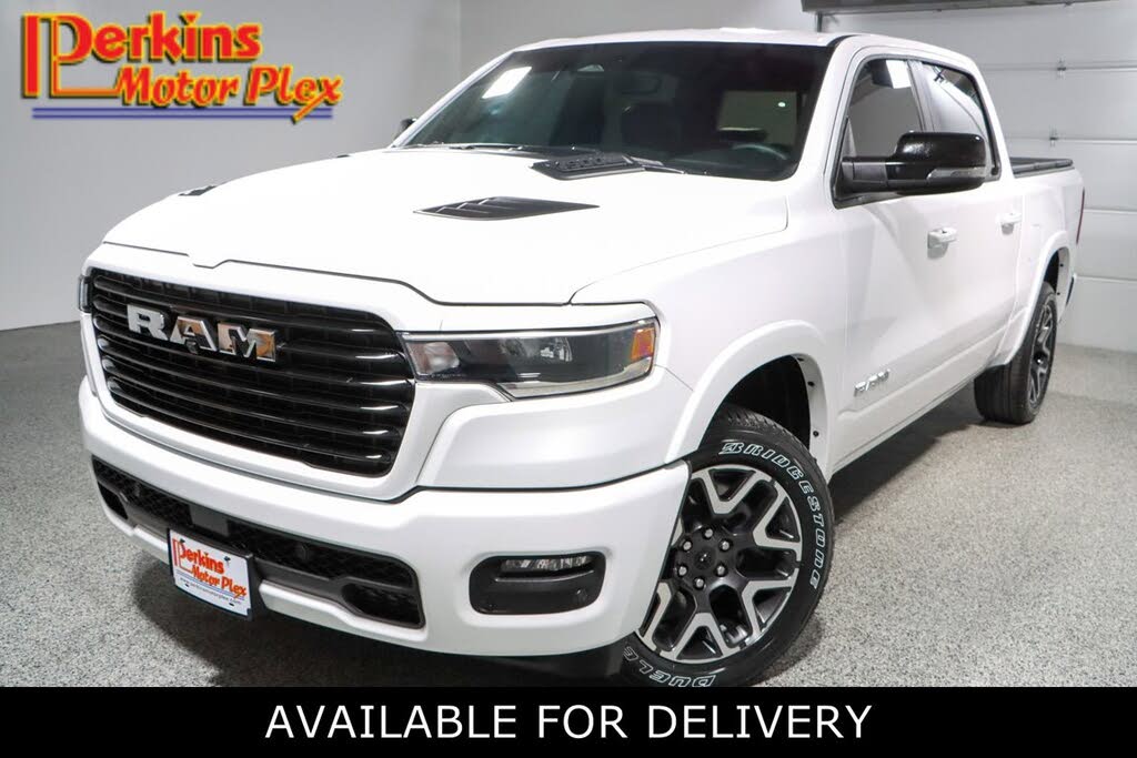 2025 RAM 1500 Laramie Crew Cab 4WD