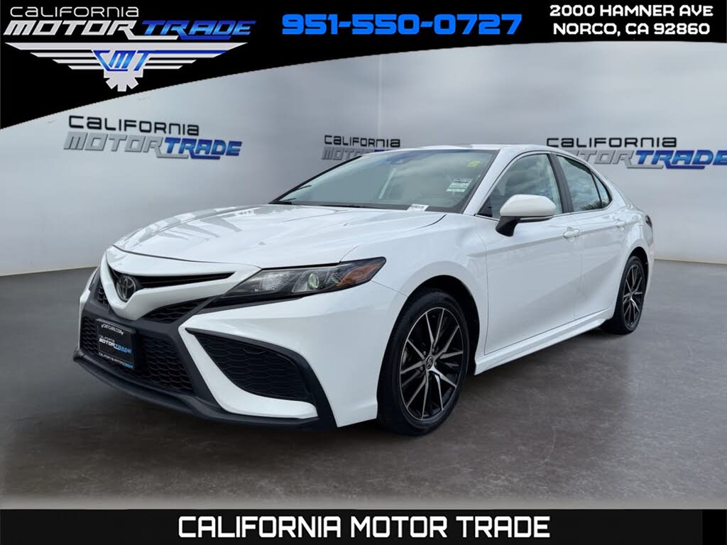 2024 Toyota Camry SE FWD