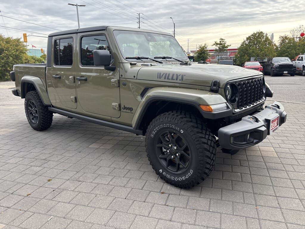 2025 Jeep Gladiator Willys Crew Cab 4WD