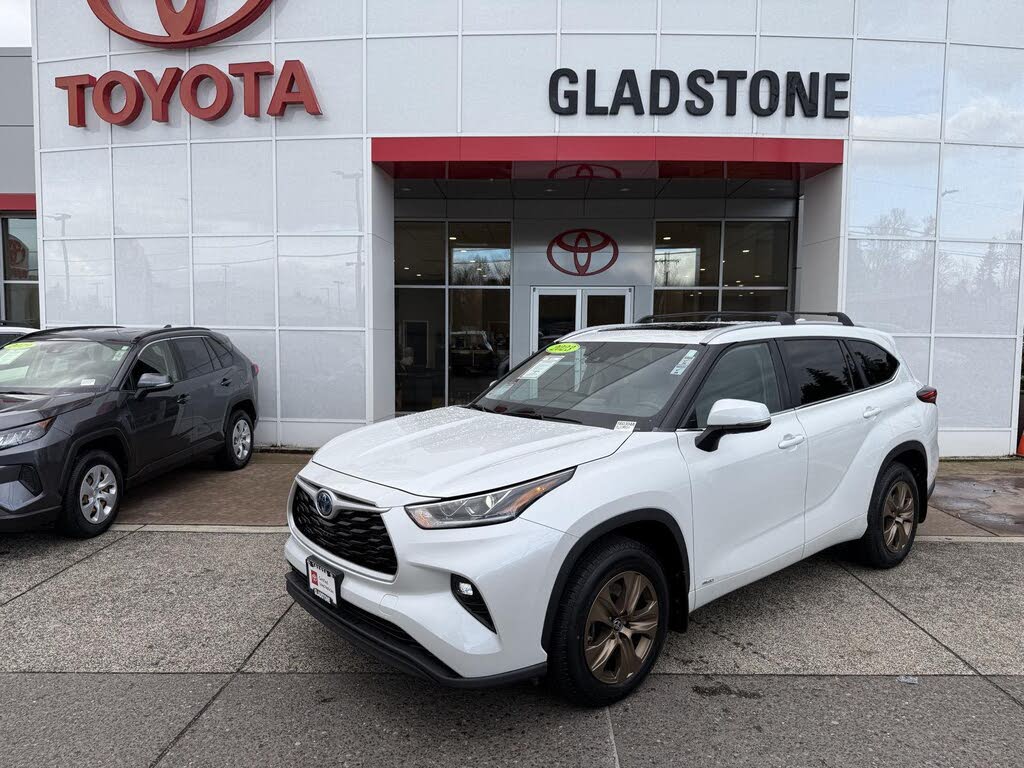 2023 Toyota Highlander Hybrid Bronze Edition AWD