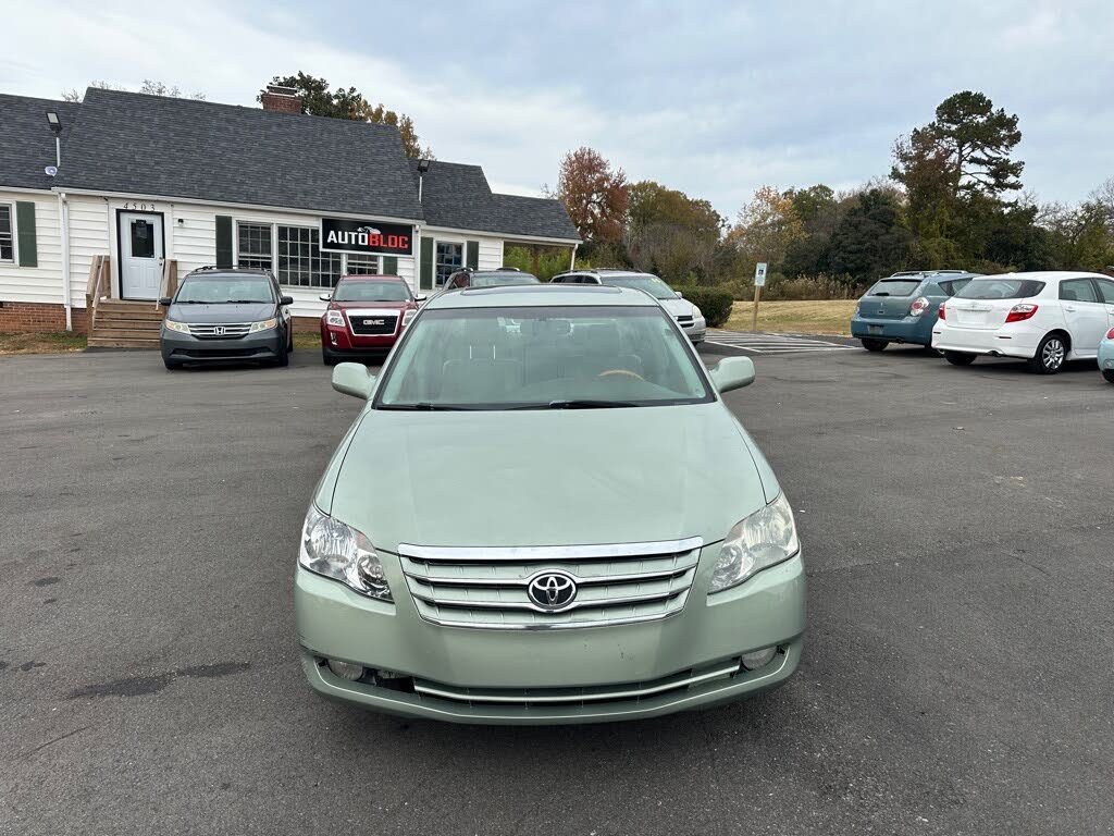 2005 Toyota Avalon XL