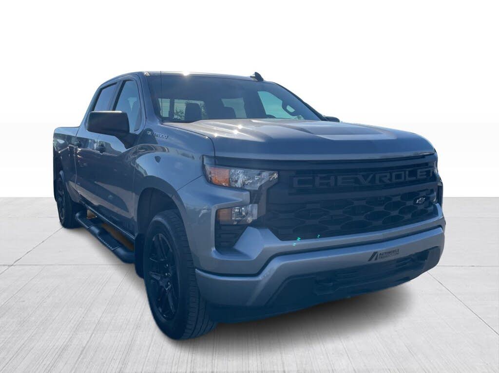 Chevrolet Silverado 1500 Custom Crew Cab 4WD 2024