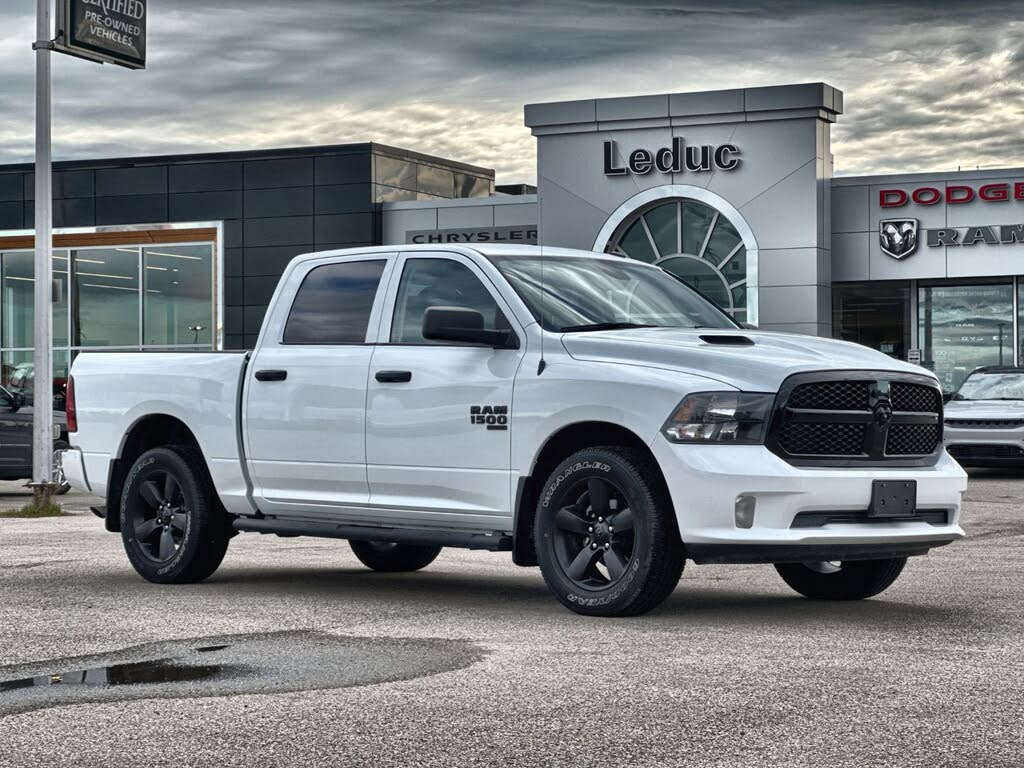 RAM 1500 Classic Express Crew Cab 4WD 2022