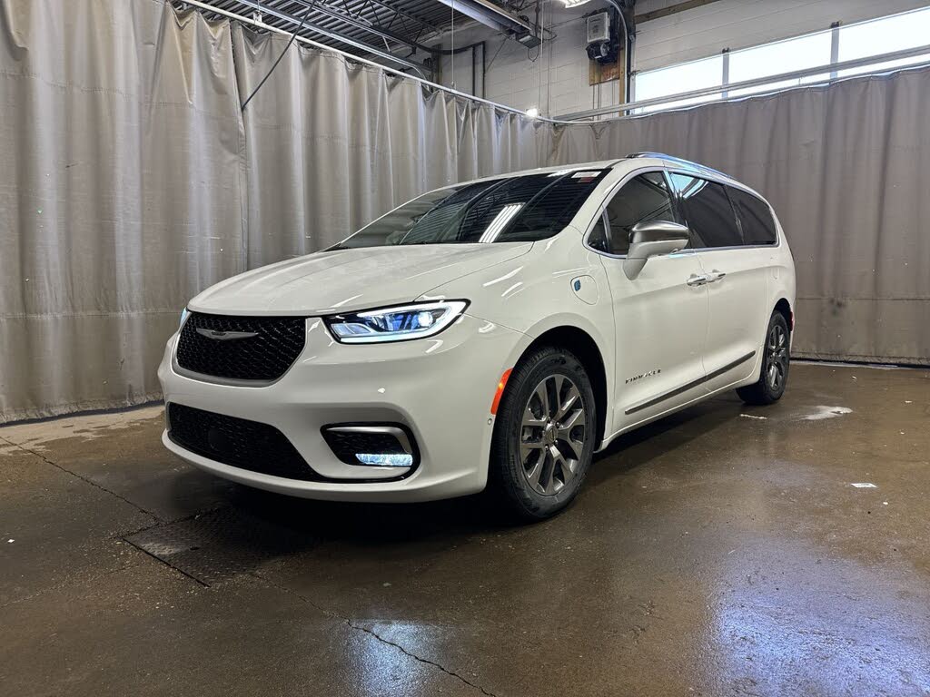 2024 Chrysler Pacifica Hybrid Pinnacle FWD