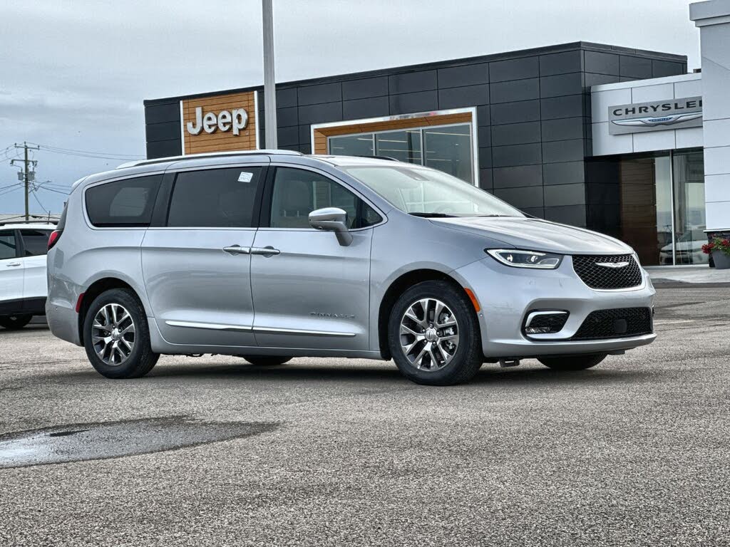 2024 Chrysler Pacifica Hybrid Pinnacle FWD