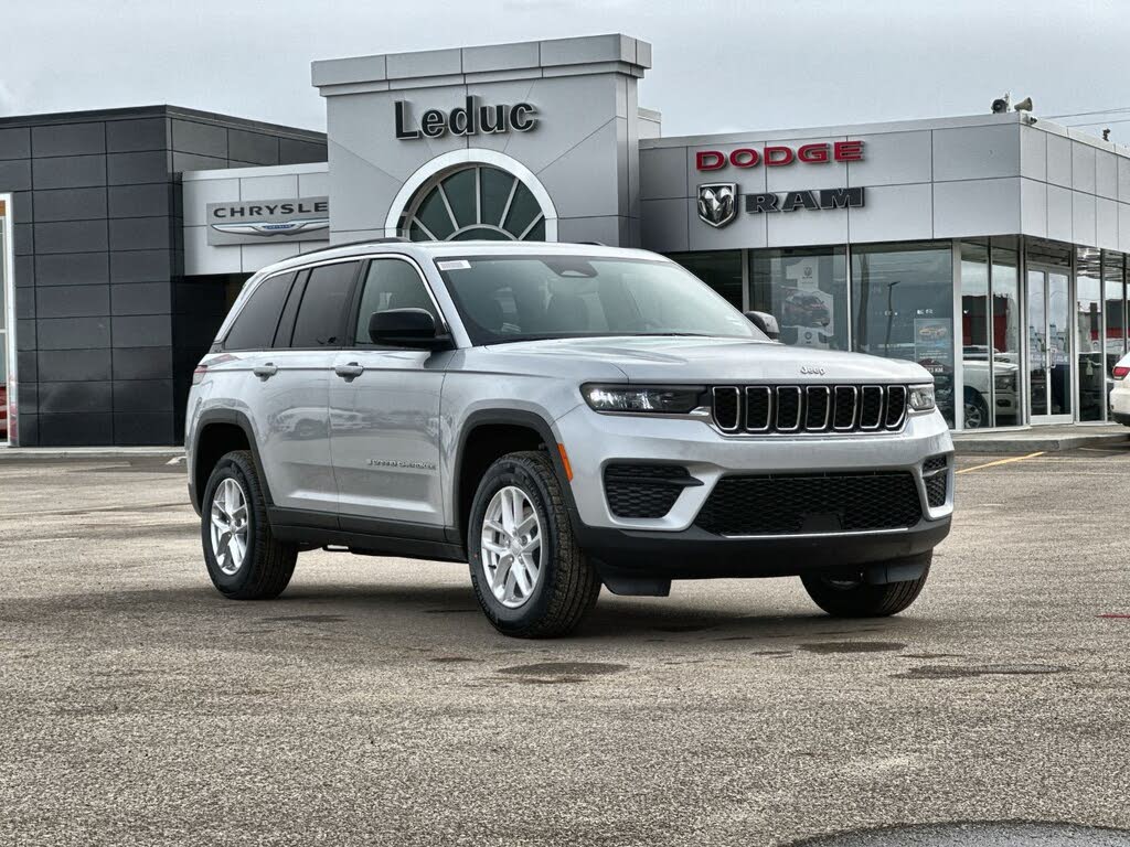 2024 Jeep Grand Cherokee Laredo 4WD