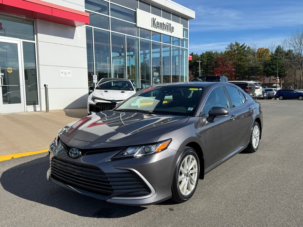 2022 Toyota Camry Hybrid LE FWD
