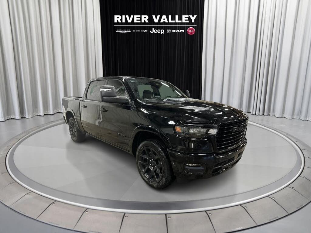 RAM 1500 Laramie Crew Cab 4WD 2025