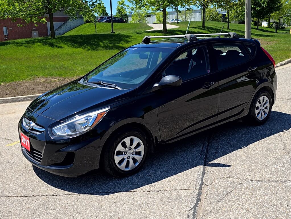 2017 Hyundai Accent SE 4-Door Hatchback FWD