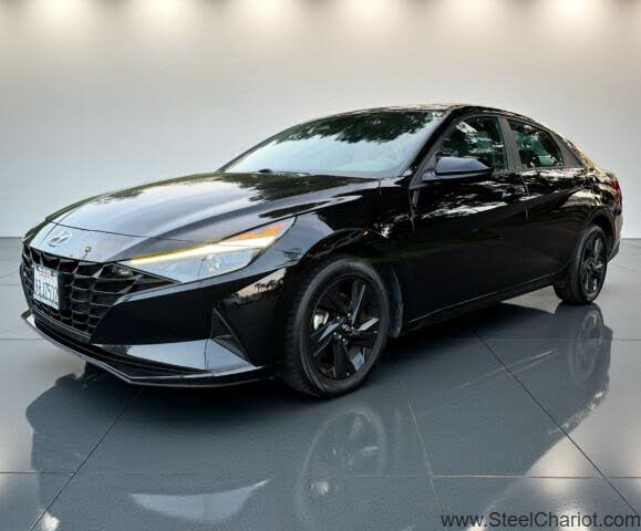 2022 Hyundai Elantra SEL FWD