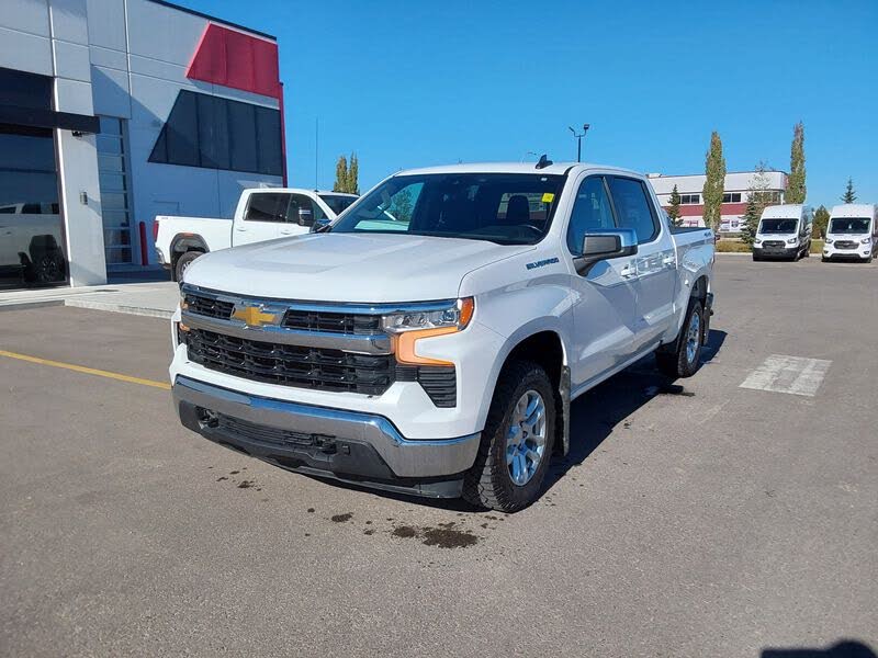 2023 Chevrolet Silverado 1500 LT Crew Cab 4WD