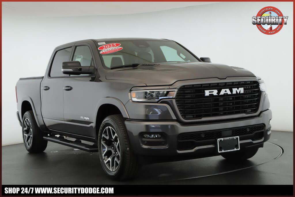 2025 RAM 1500 Laramie Crew Cab 4WD