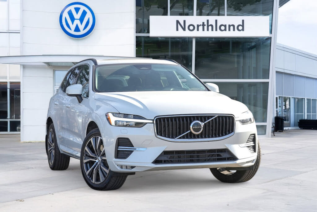 2022 Volvo XC60 B6 Momentum AWD