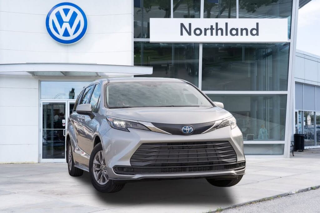 Toyota Sienna LE 8-Passenger AWD 2024