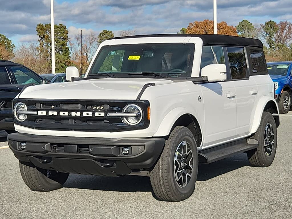 2025 Ford Bronco Outer Banks 4-Door 4WD