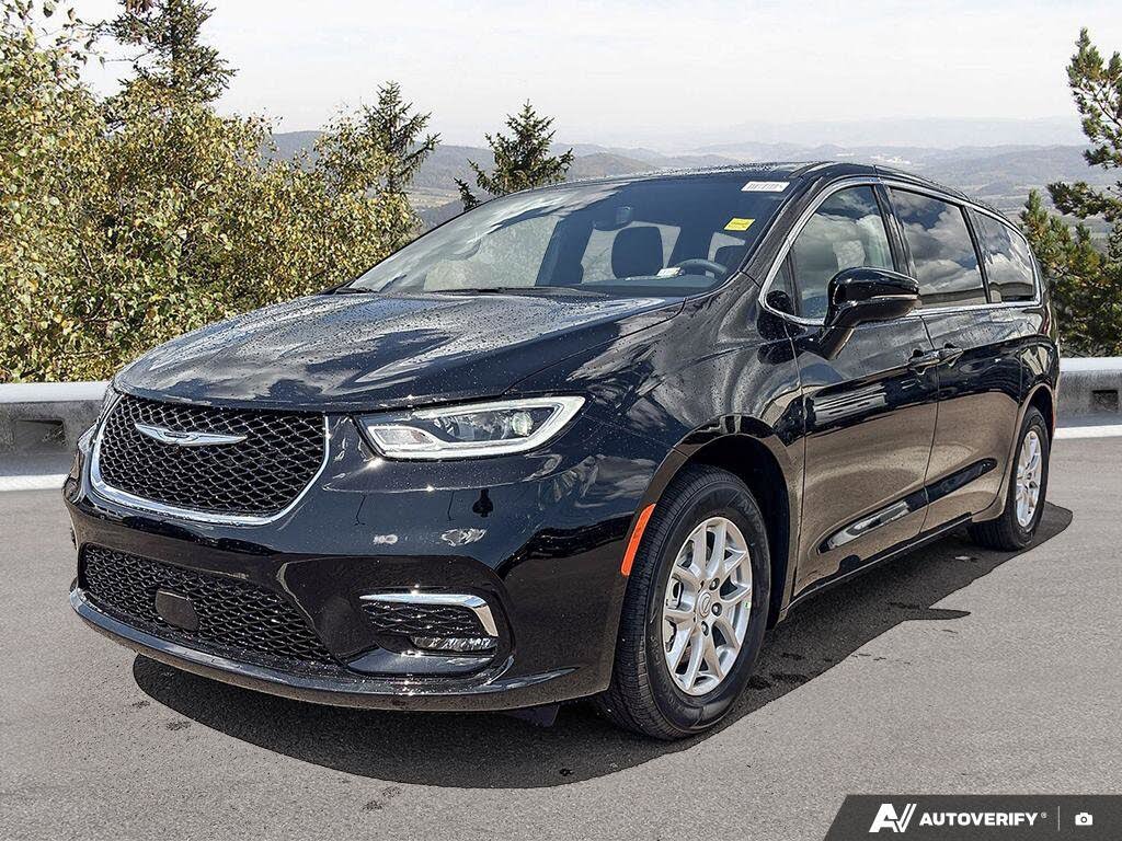 2026 Chrysler Pacifica Select FWD