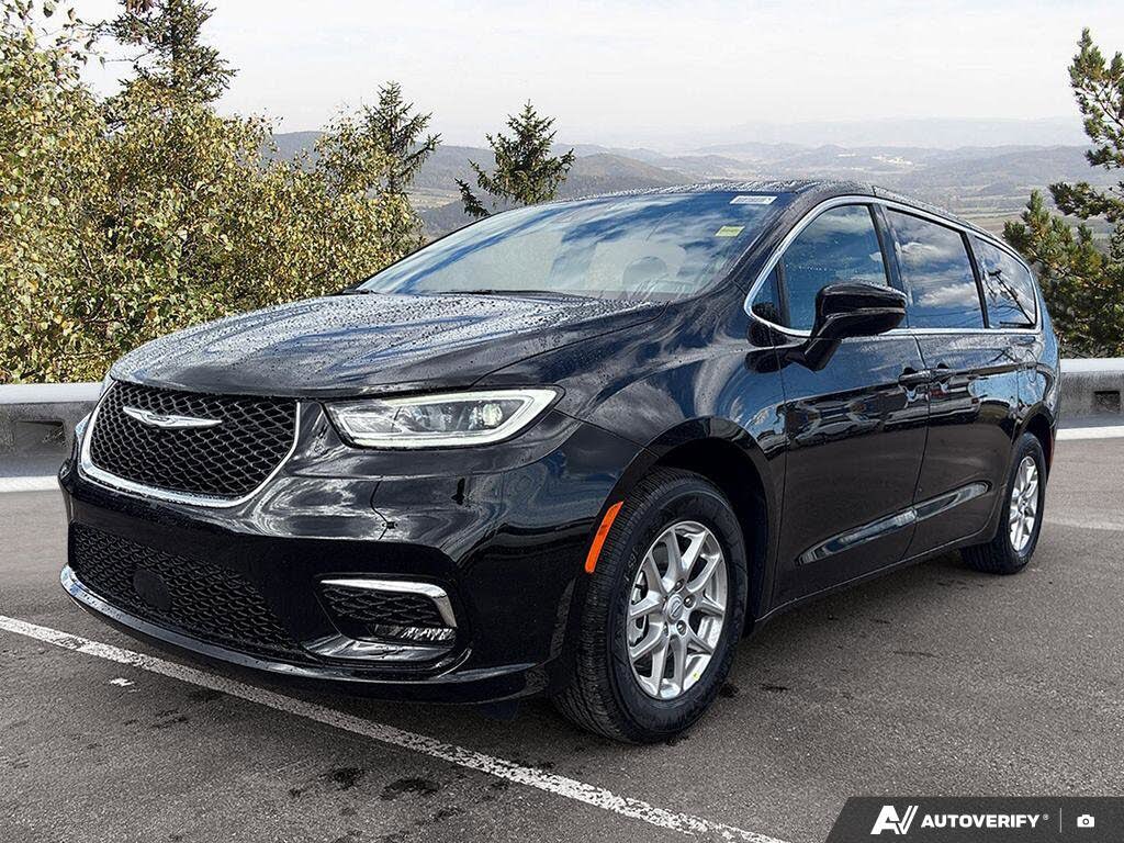 2026 Chrysler Pacifica Select FWD