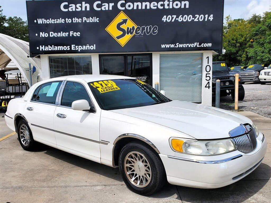 2001 Lincoln Town Car Signature