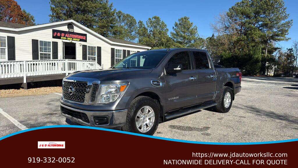 2017 Nissan Titan SV Crew Cab