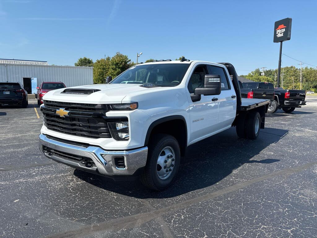 2025 Chevrolet Silverado 3500HD Chassis Work Truck Crew Cab 4WD