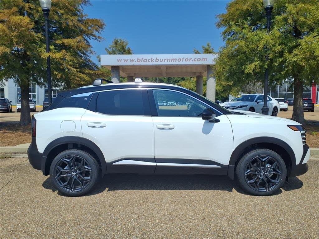 2026 Nissan Kicks SR FWD