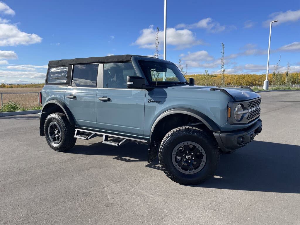 Ford Bronco Badlands Advanced 4-Door 4WD 2022