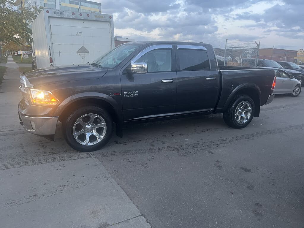 2017 RAM 1500 Laramie Crew Cab 4WD