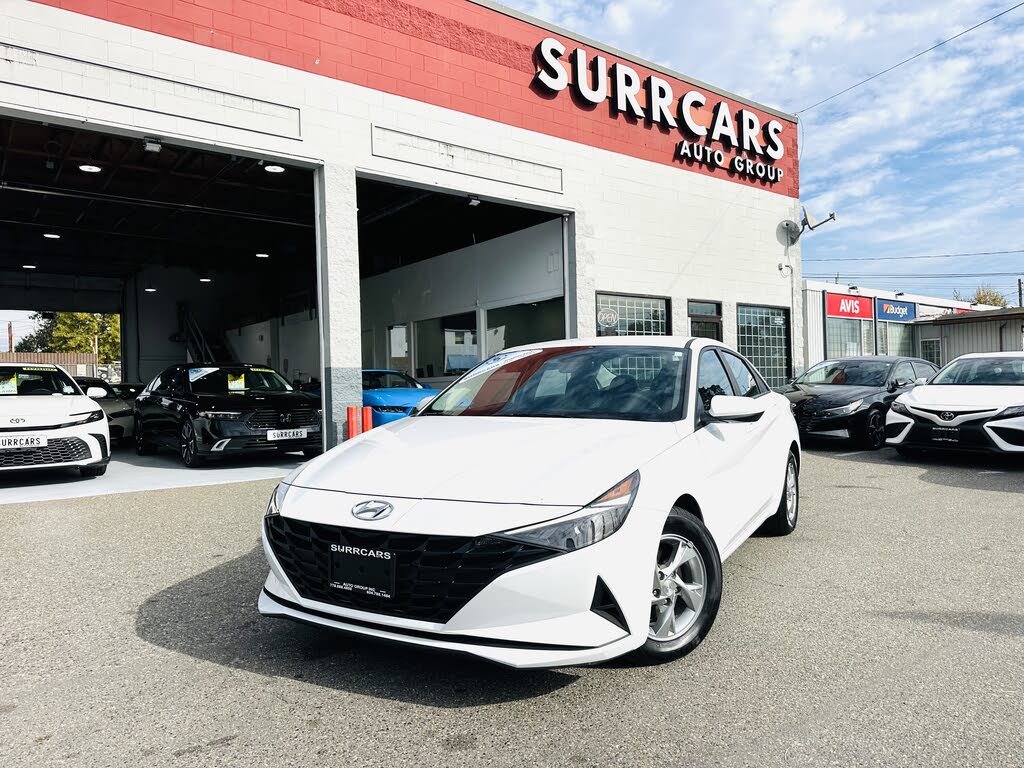 2022 Hyundai Elantra Essential FWD